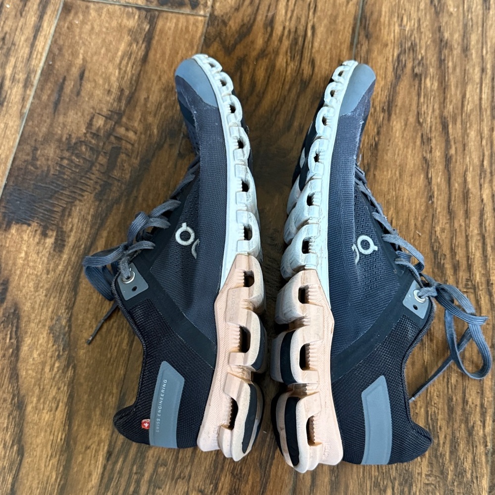 On Cloud Cloudflow Rock Rose Running Women's Black and Gray Shoes; size 9.5 - Picture 12 of 12